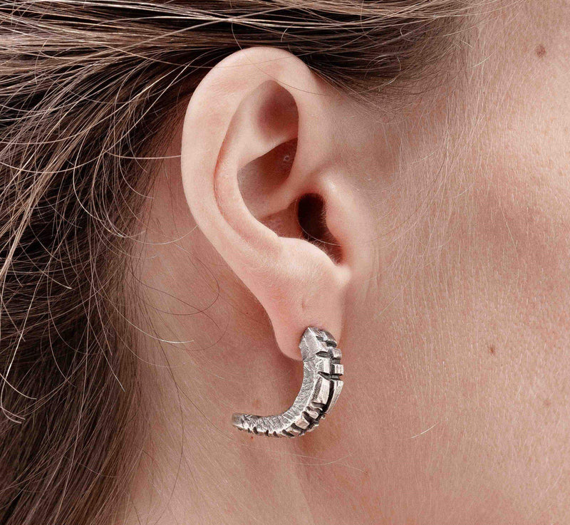 Crocodile Tale Curved Sterling Silver Earrings - Eclectiker